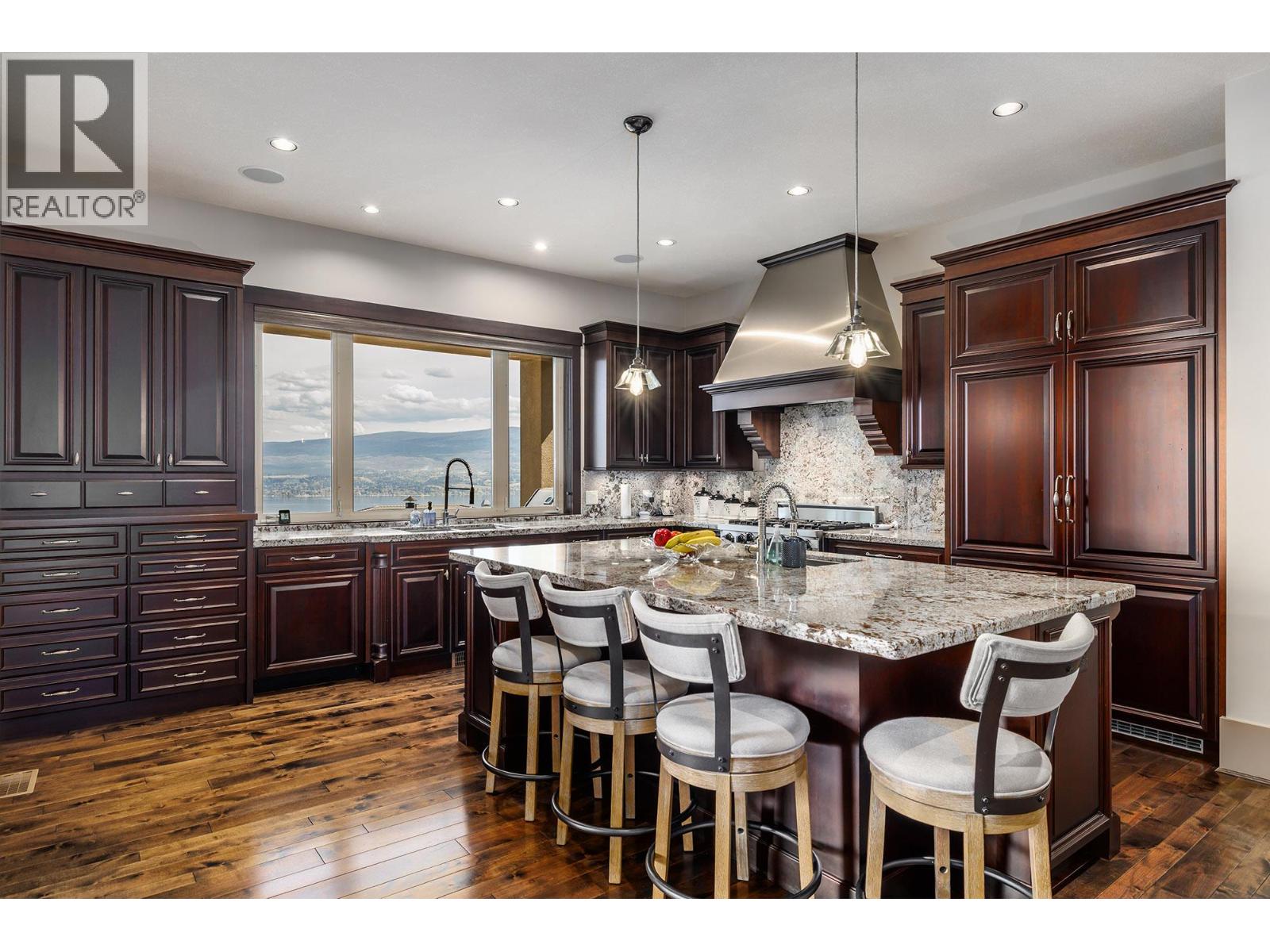 1524 Vineyard Drive, West Kelowna, British Columbia  V4T 2Y7 - Photo 3 - 10395664
