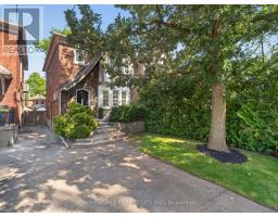 25 CASTLEWOOD ROAD, Toronto, Ontario