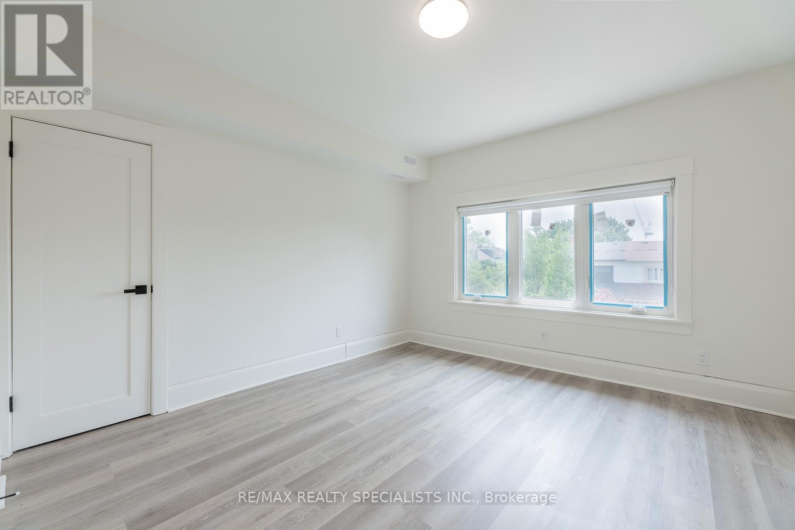 3 - 82 Marchmount Road, Toronto, Ontario  M6G 2B1 - Photo 11 - C13718432