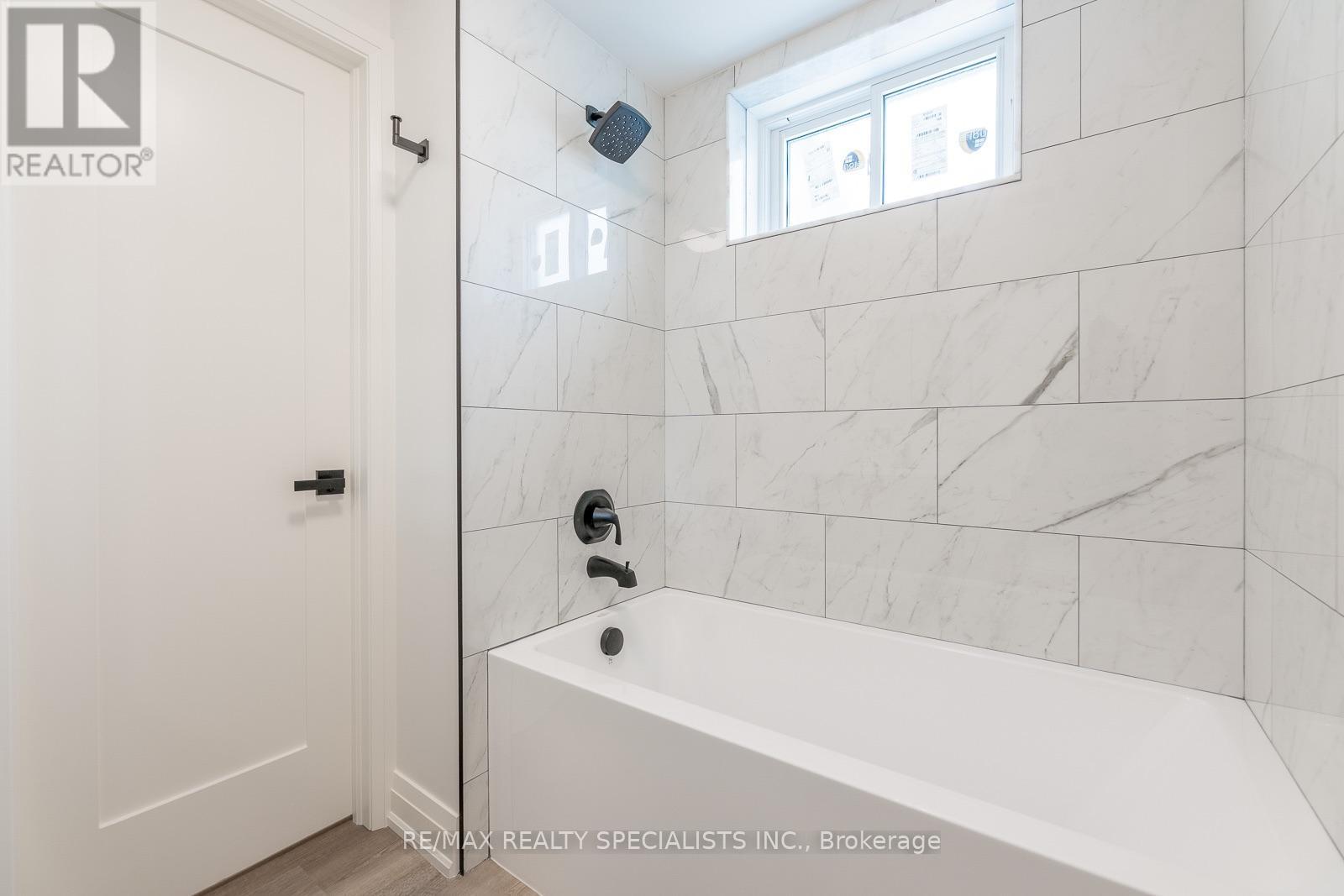 3 - 82 Marchmount Road, Toronto, Ontario  M6G 2B1 - Photo 19 - C13718432