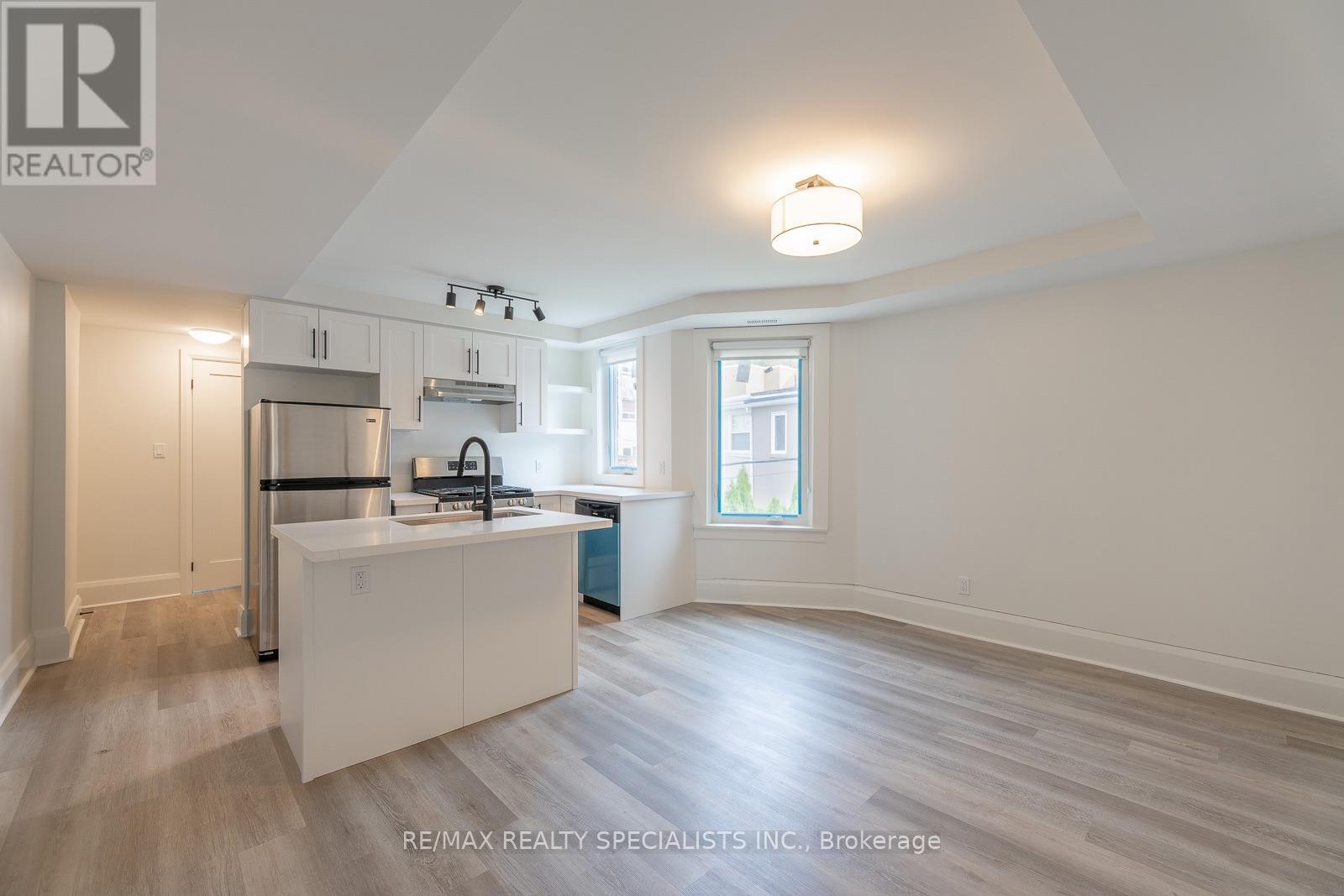3 - 82 Marchmount Road, Toronto, Ontario  M6G 2B1 - Photo 2 - C13718432
