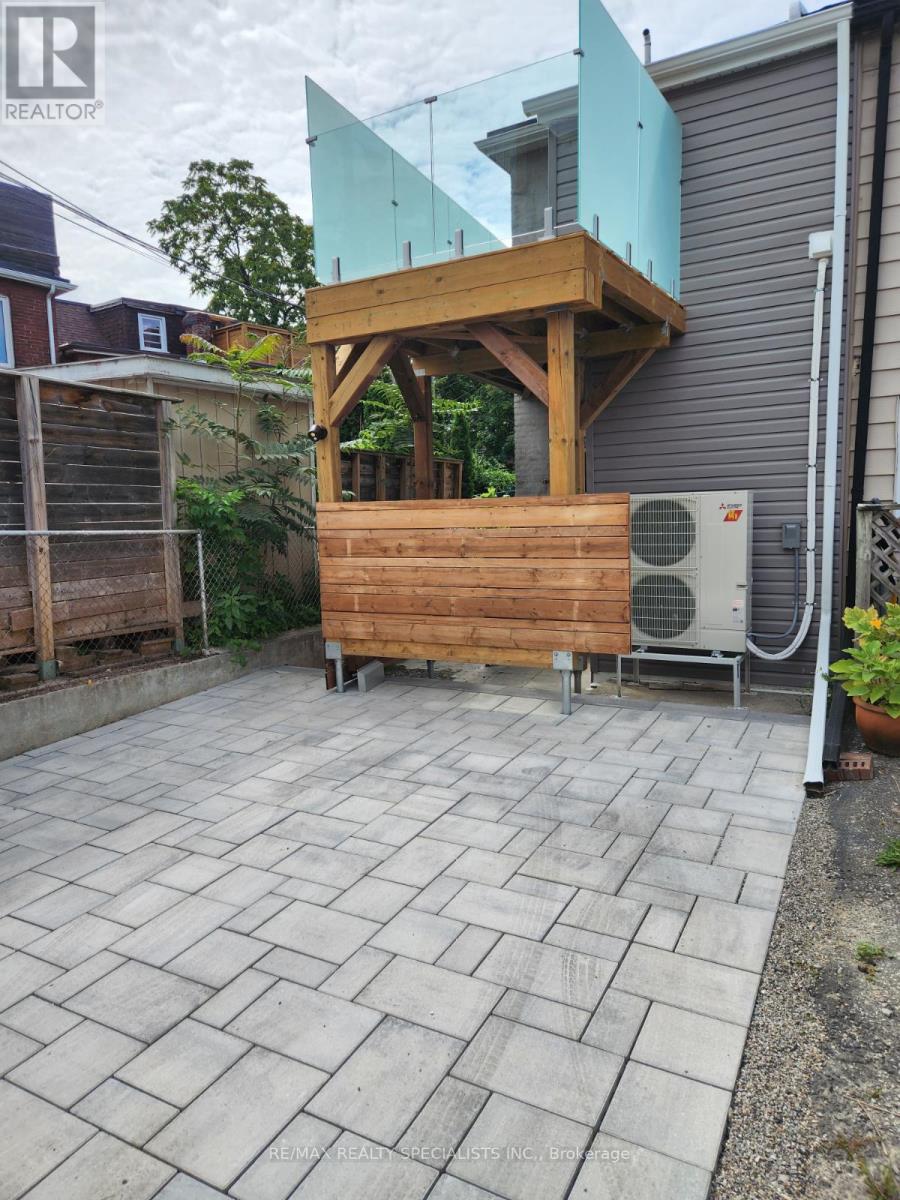 3 - 82 Marchmount Road, Toronto, Ontario  M6G 2B1 - Photo 25 - C13718432