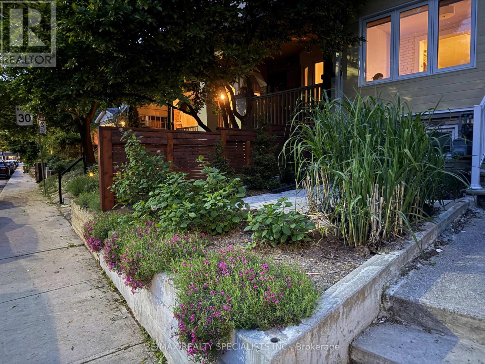 3 - 82 Marchmount Road, Toronto, Ontario  M6G 2B1 - Photo 26 - C13718432