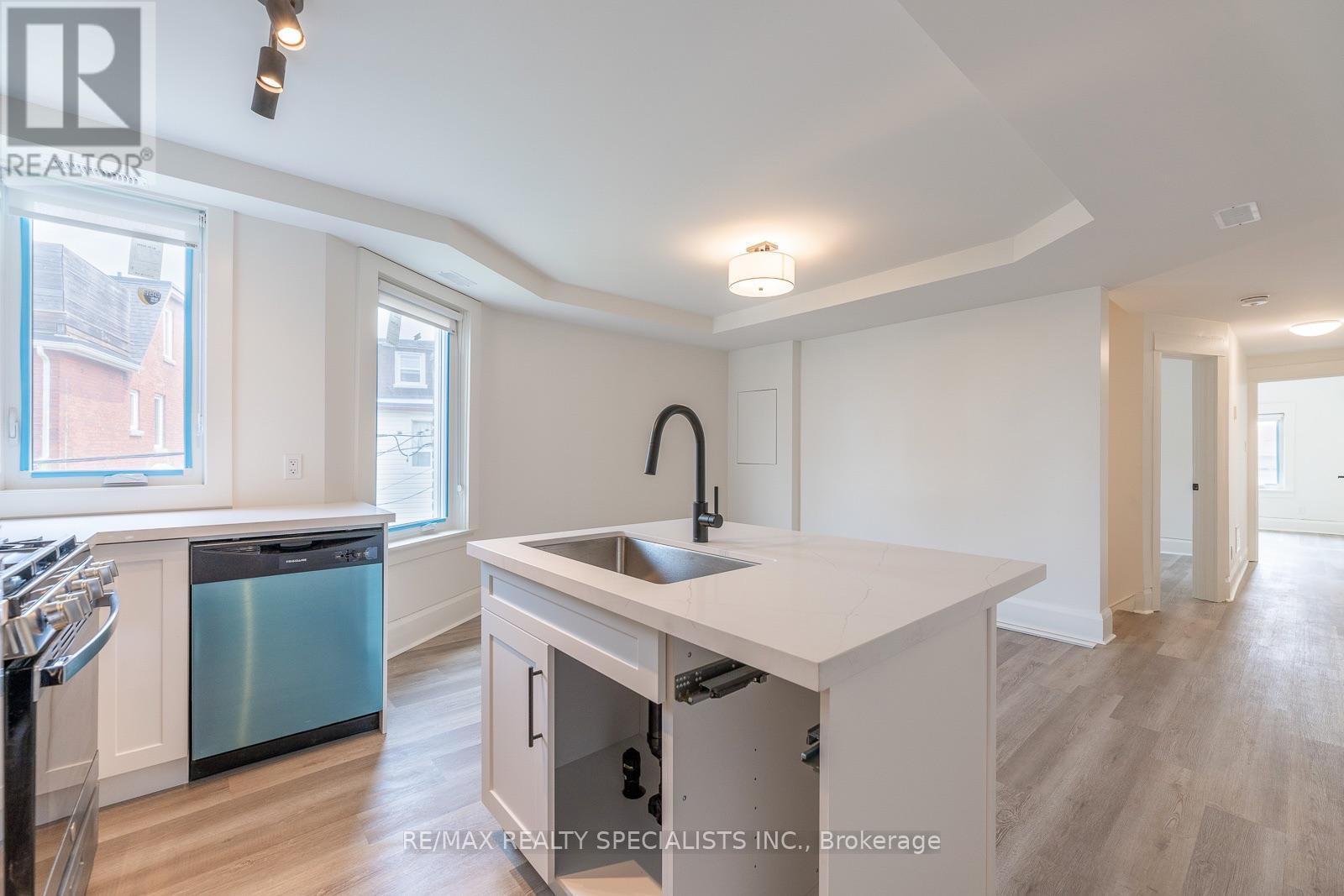 3 - 82 Marchmount Road, Toronto, Ontario  M6G 2B1 - Photo 7 - C13718432