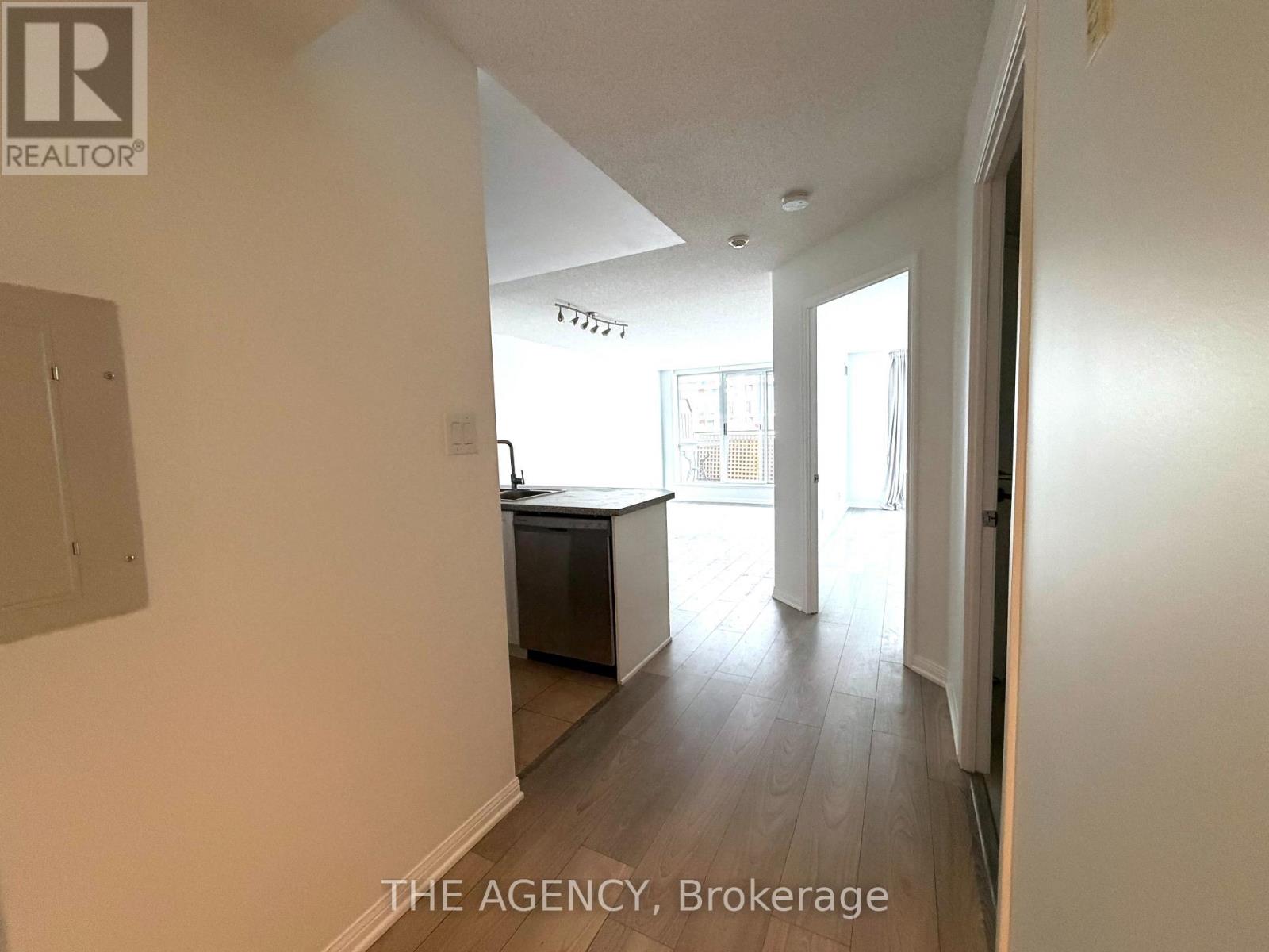 201 - 3130 Yonge Street, Toronto, Ontario  M4N 2K6 - Photo 4 - C13718438
