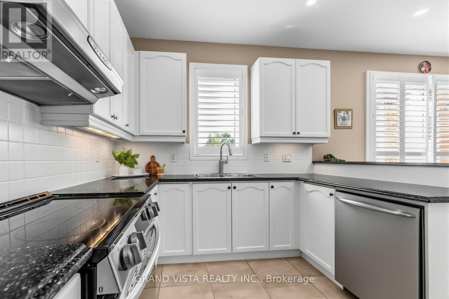 31 Routledge Drive, Richmond Hill, Ontario  L4E 0C4 - Photo 43 - N13532720