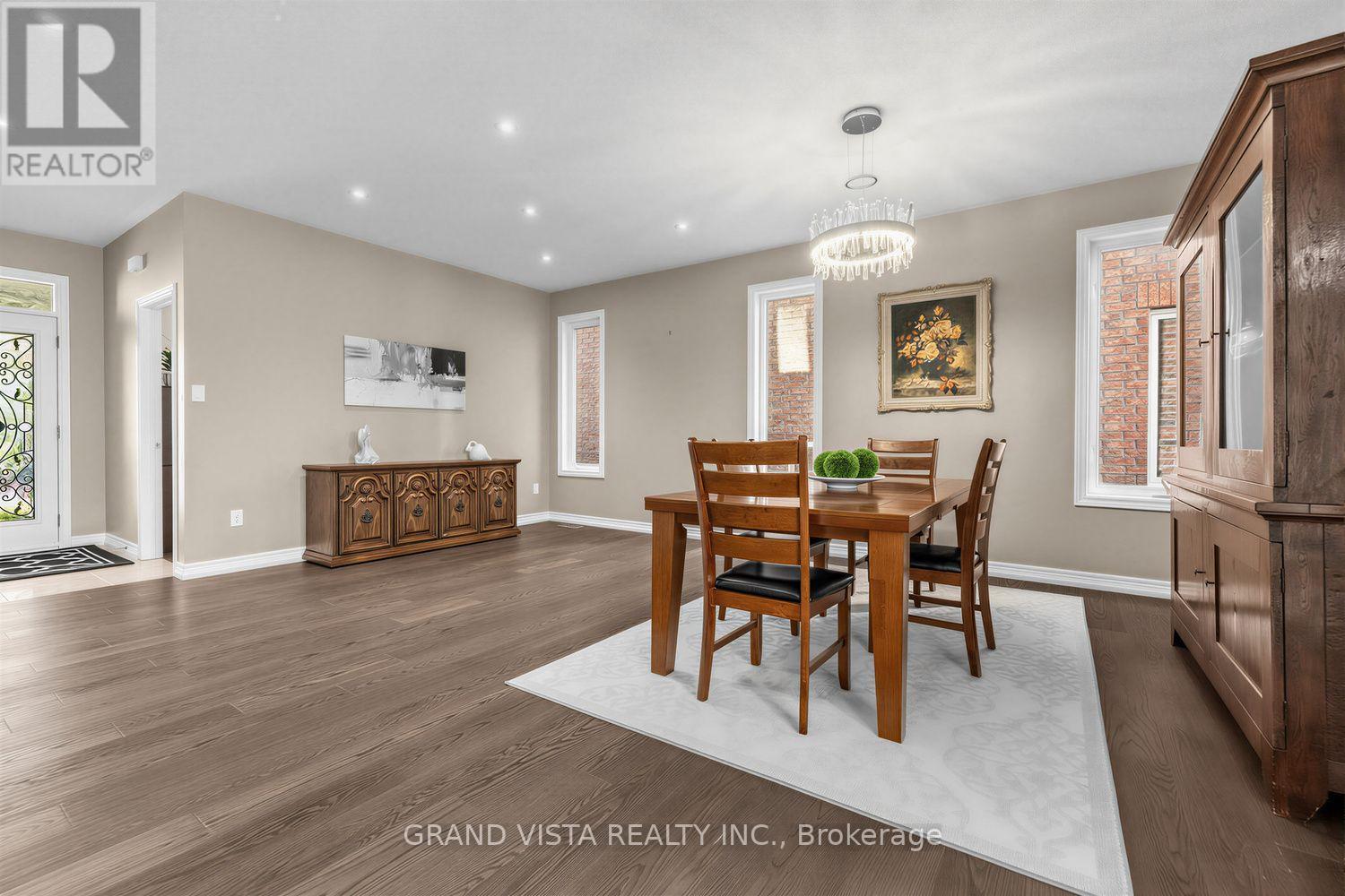 31 Routledge Drive, Richmond Hill, Ontario  L4E 0C4 - Photo 8 - N13532720