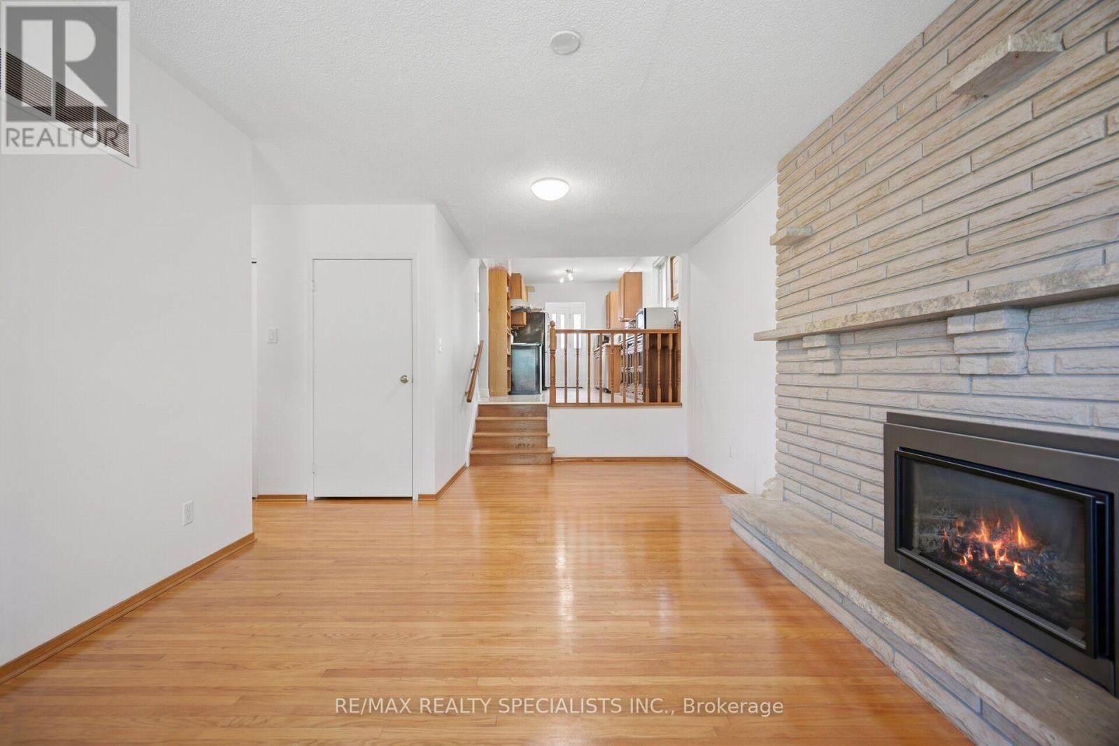 3637 Chiplow Road, Mississauga, Ontario  L4X 2R1 - Photo 8 - W13702022