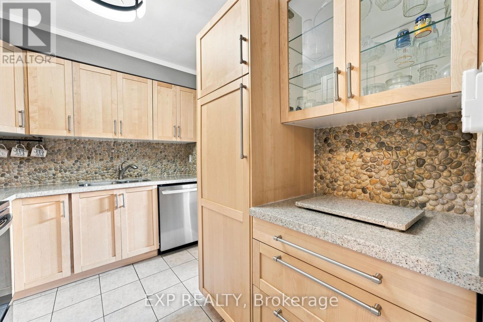 16 - 275 Old Homestead Road, Georgina, Ontario  L4P 4E9 - Photo 11 - N13718358