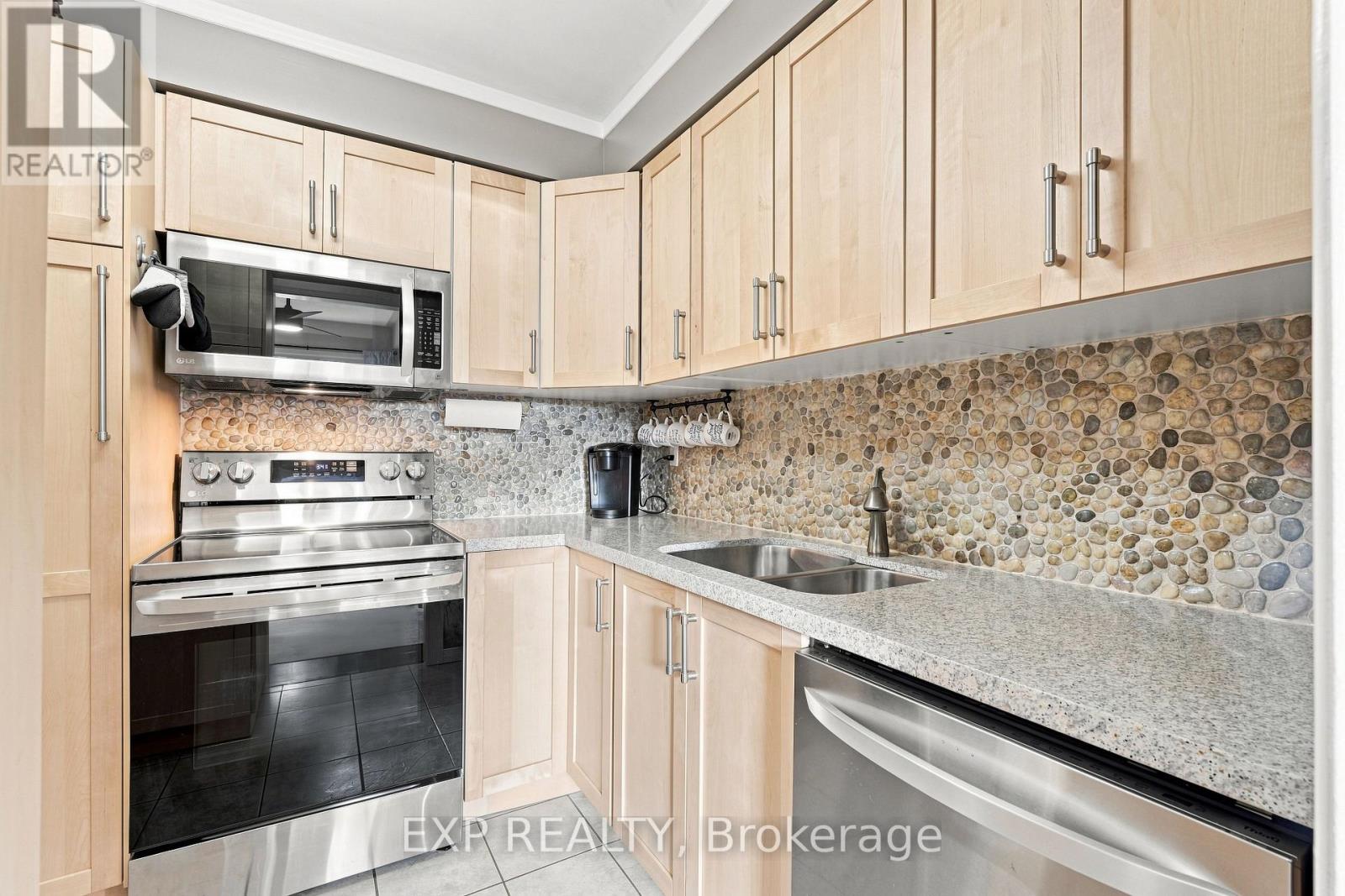 16 - 275 Old Homestead Road, Georgina, Ontario  L4P 4E9 - Photo 12 - N13718358