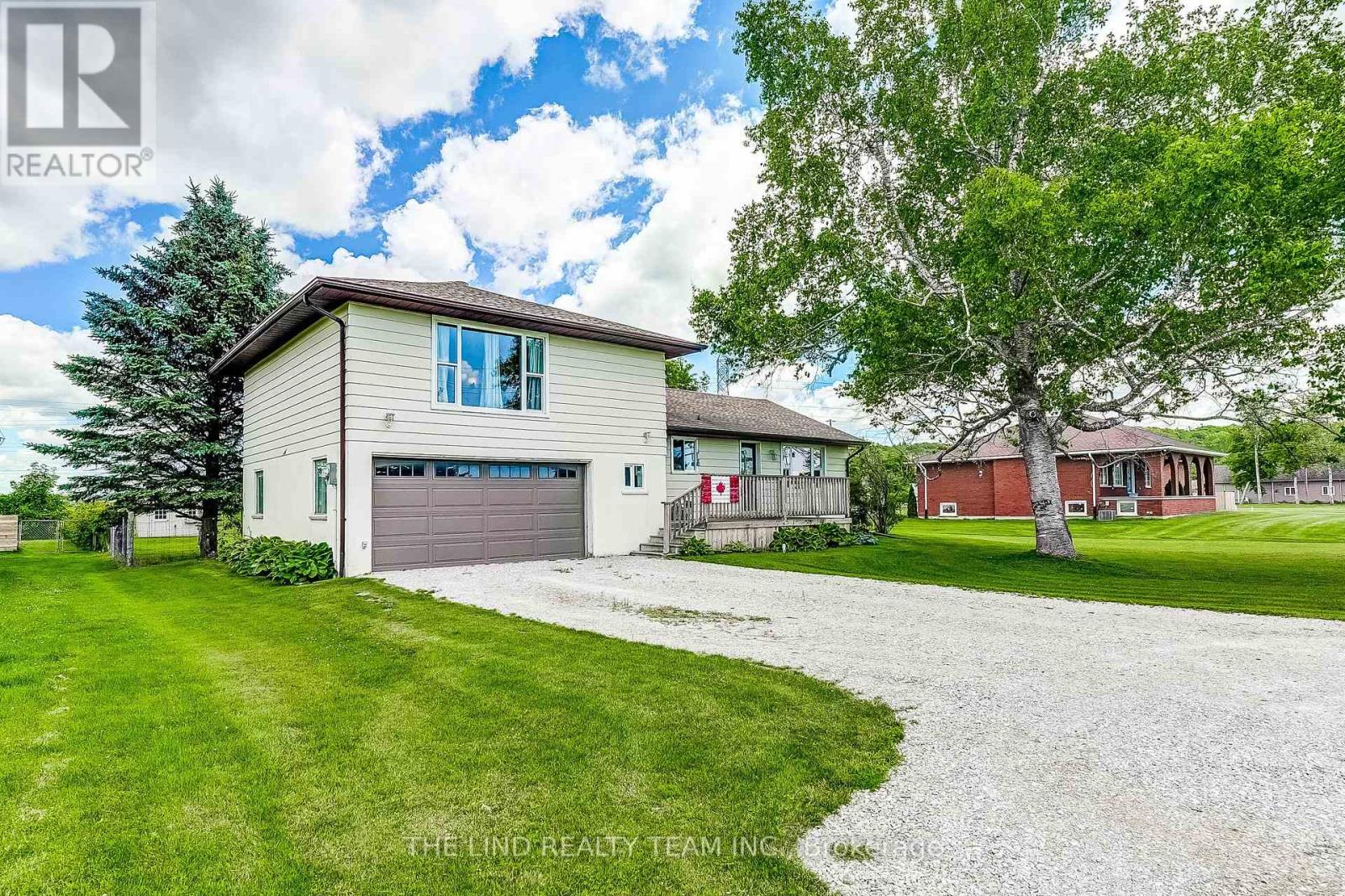 19505 Bathurst Street — photo 1