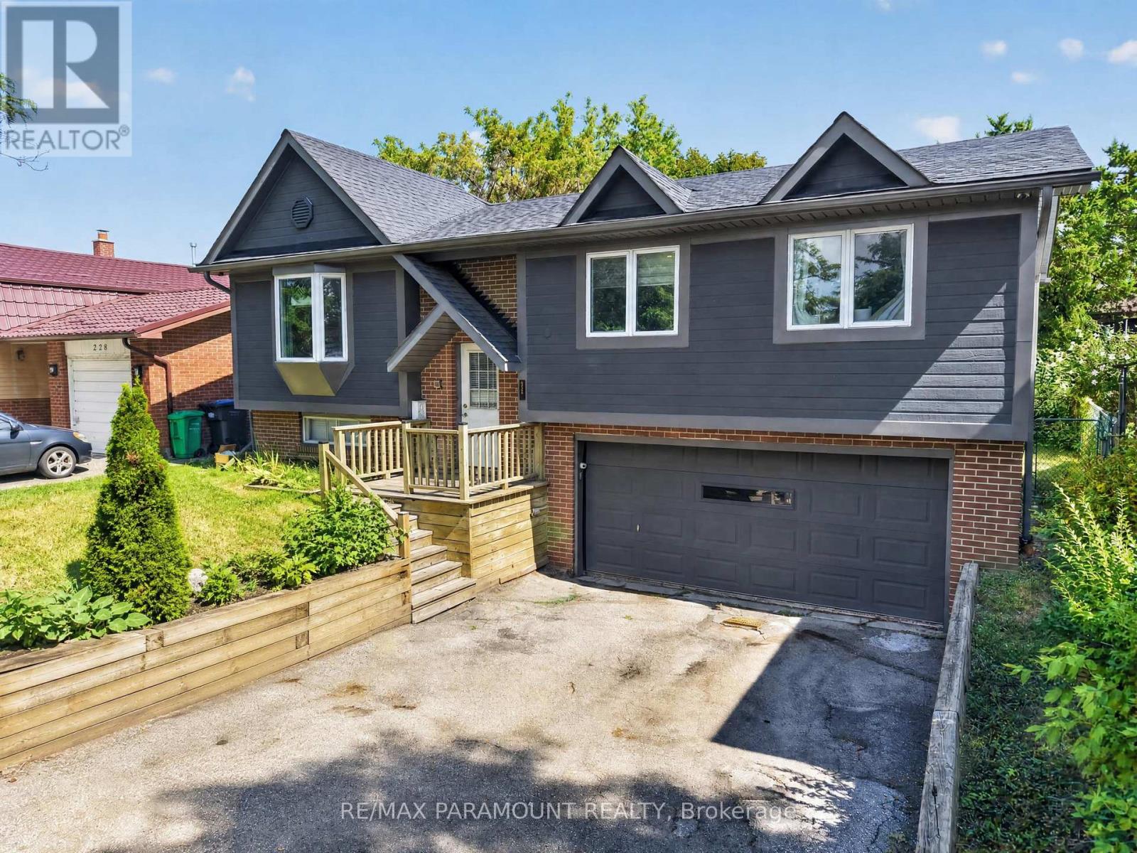 226 Rutherford Road N, Brampton, Ontario L6V 2X8 - Photo 2 - W13717462