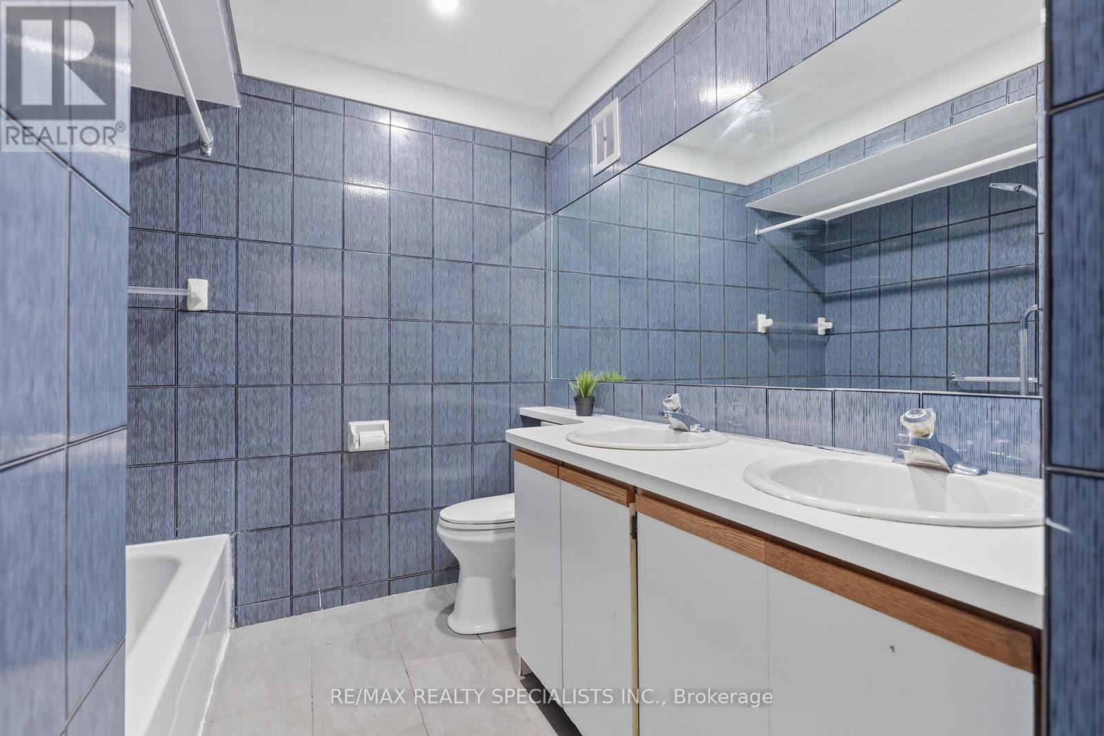 7259 Sills Road, Mississauga, Ontario  L4T 2K2 - Photo 19 - W13718306