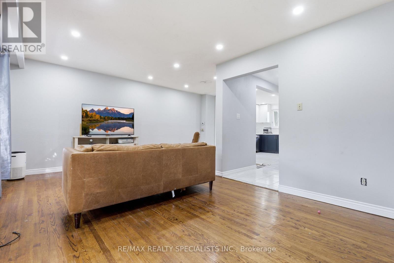 7259 Sills Road, Mississauga, Ontario  L4T 2K2 - Photo 9 - W13718306