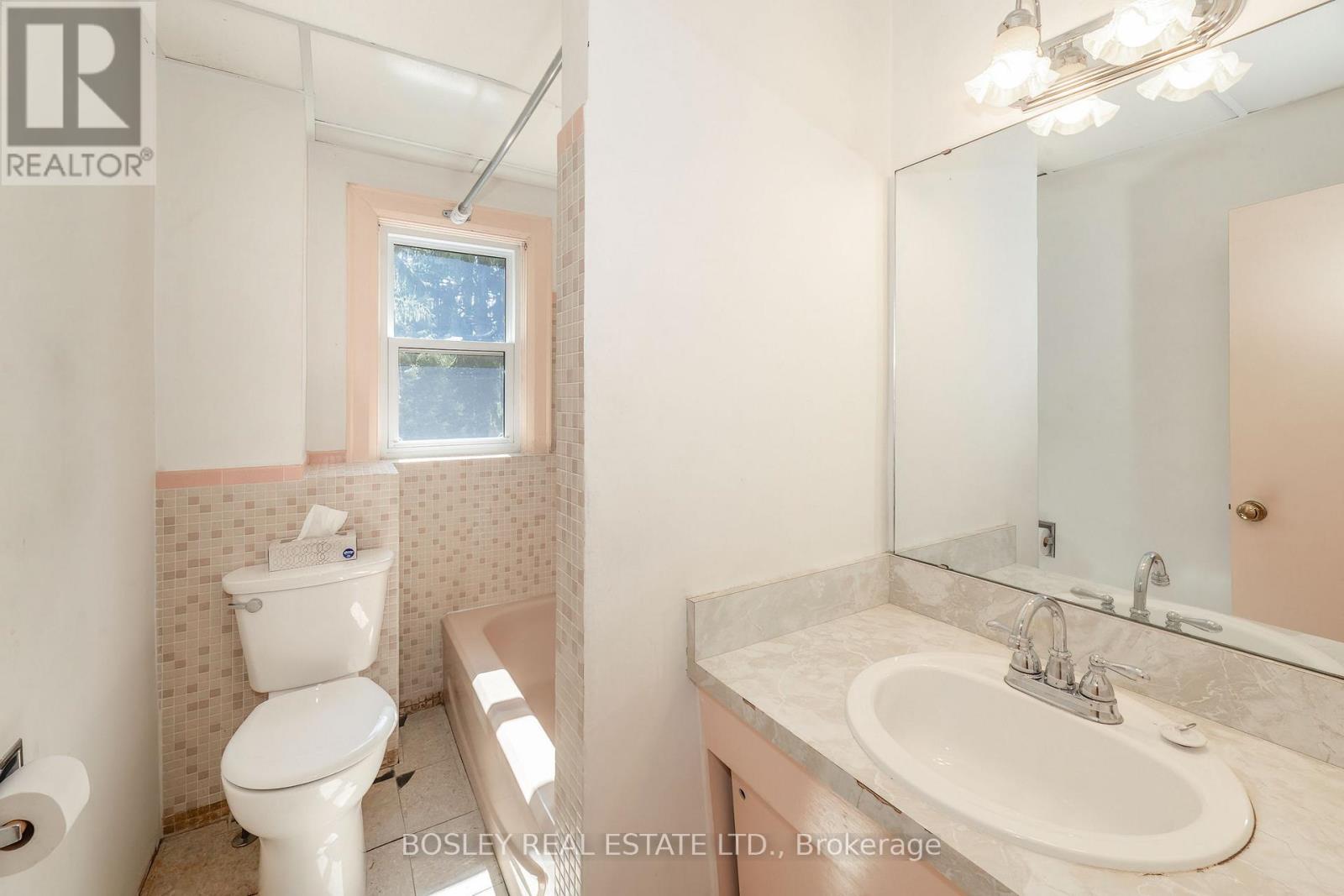 71 King Street, Toronto, Ontario  M9N 1L4 - Photo 22 - W13718324