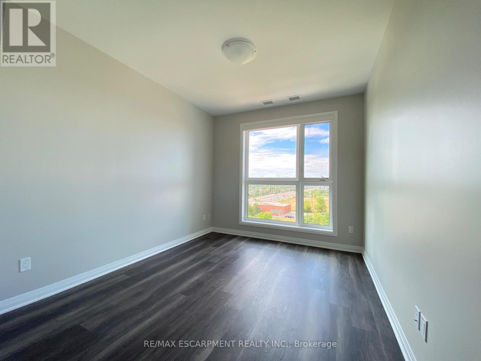 507 - 95 Dundas Street W, Oakville, Ontario  L6M 5N4 - Photo 12 - W13718326