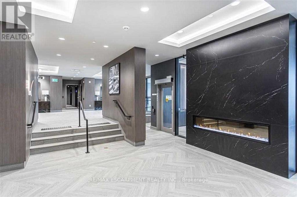 507 - 95 Dundas Street W, Oakville, Ontario  L6M 5N4 - Photo 2 - W13718326