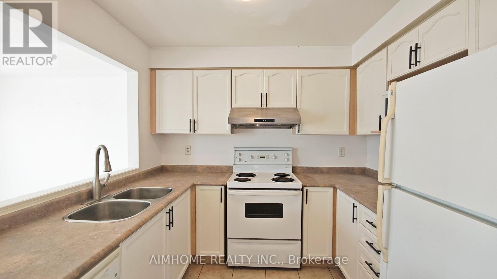 340 Kittridge Road, Oakville, Ontario  L6H 7K6 - Photo 12 - W13718328