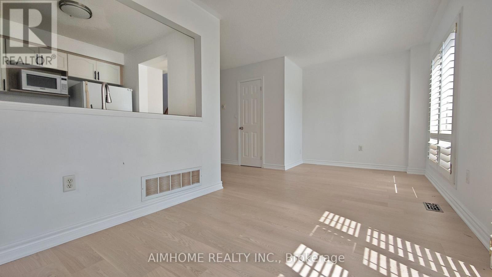 340 Kittridge Road, Oakville, Ontario  L6H 7K6 - Photo 5 - W13718328