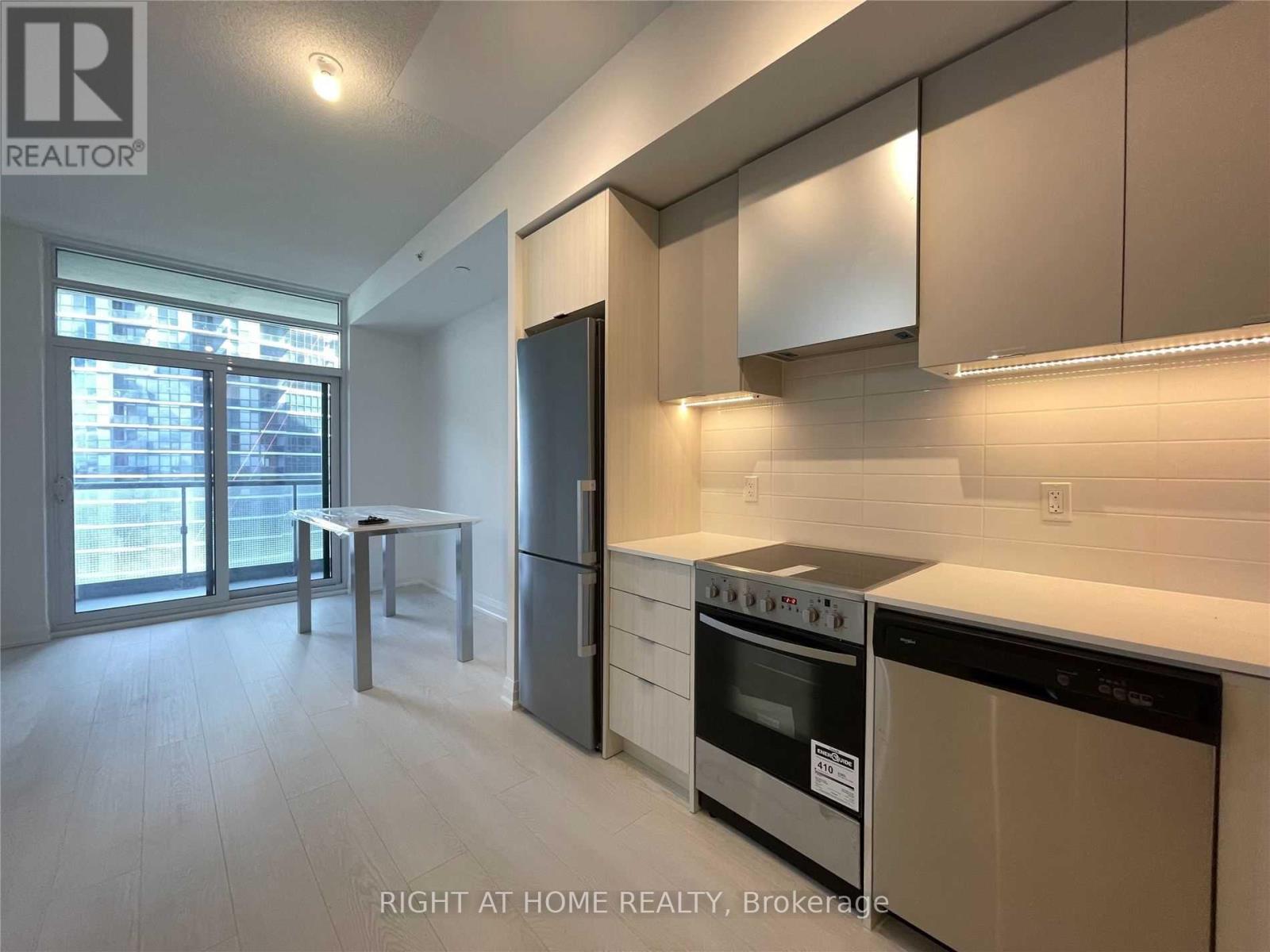 3003 - 30 Gibbs Road, Toronto, Ontario  M9B 6L6 - Photo 3 - W13718330