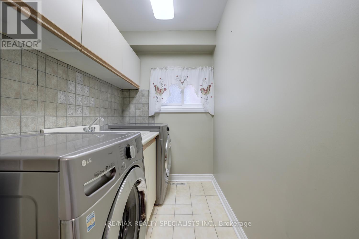 4464 Weeping Willow Drive, Mississauga, Ontario  L5V 1K3 - Photo 19 - W13718338