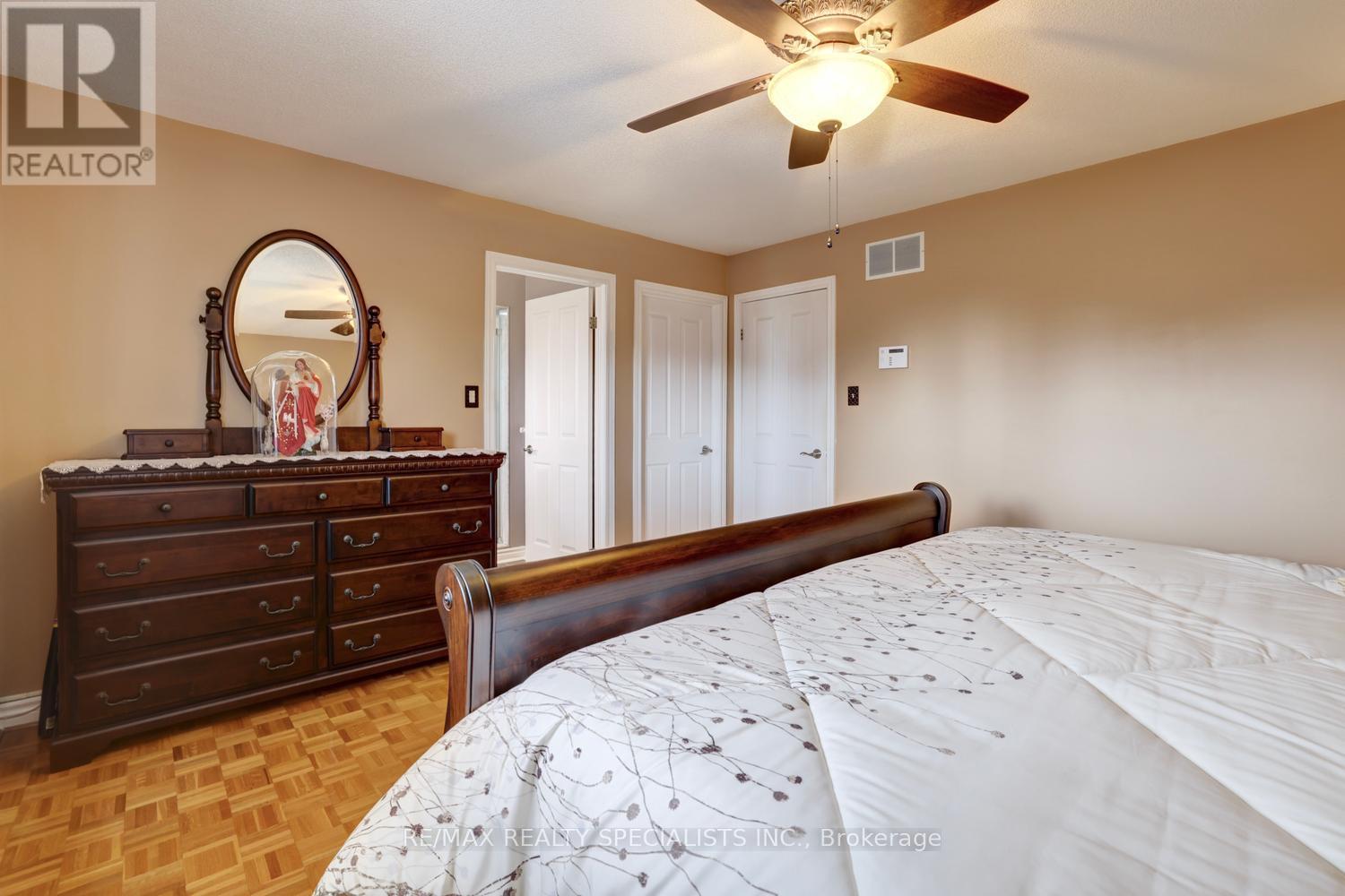 4464 Weeping Willow Drive, Mississauga, Ontario  L5V 1K3 - Photo 21 - W13718338