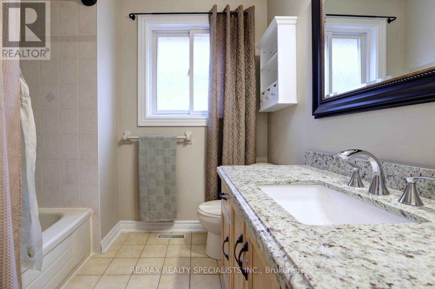 4464 Weeping Willow Drive, Mississauga, Ontario  L5V 1K3 - Photo 25 - W13718338