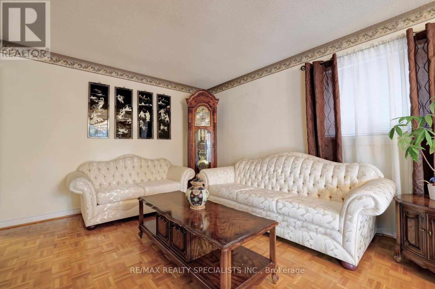 4464 Weeping Willow Drive, Mississauga, Ontario  L5V 1K3 - Photo 9 - W13718338