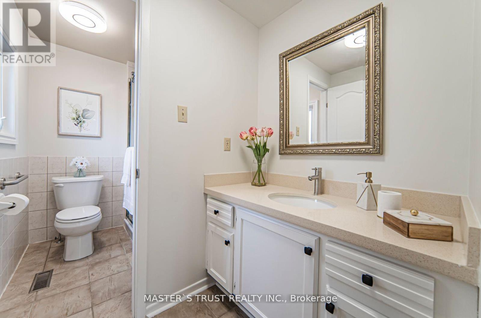 2502 Folkway Drive, Mississauga, Ontario  L5L 2J6 - Photo 12 - W13718346