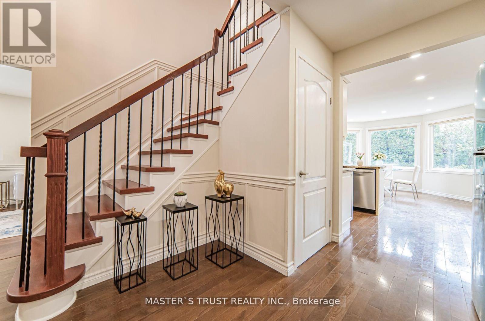 2502 Folkway Drive, Mississauga, Ontario  L5L 2J6 - Photo 4 - W13718346
