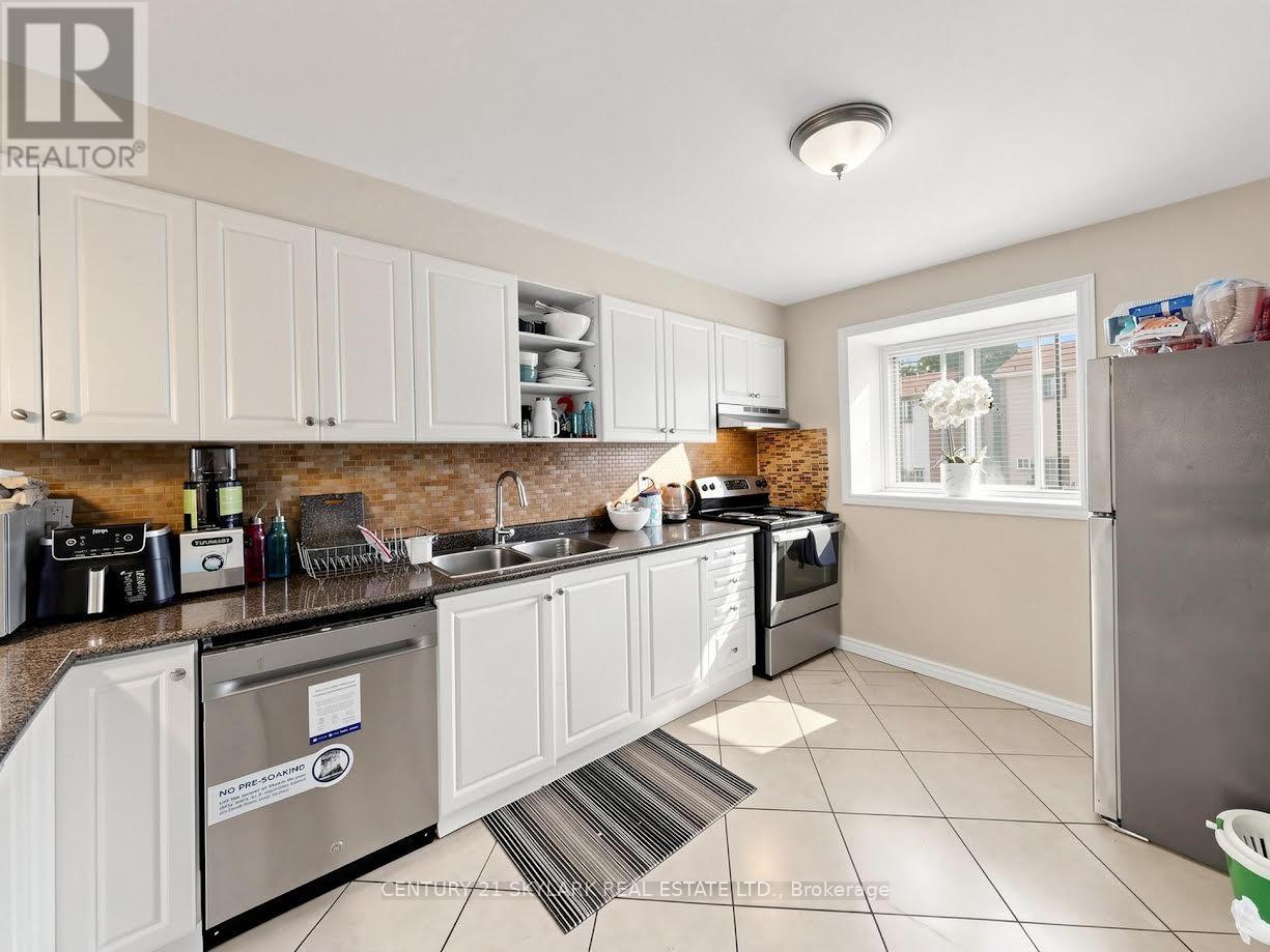 164 Moregate Crescent N, Brampton, Ontario  L6S 3K9 - Photo 5 - W13718356