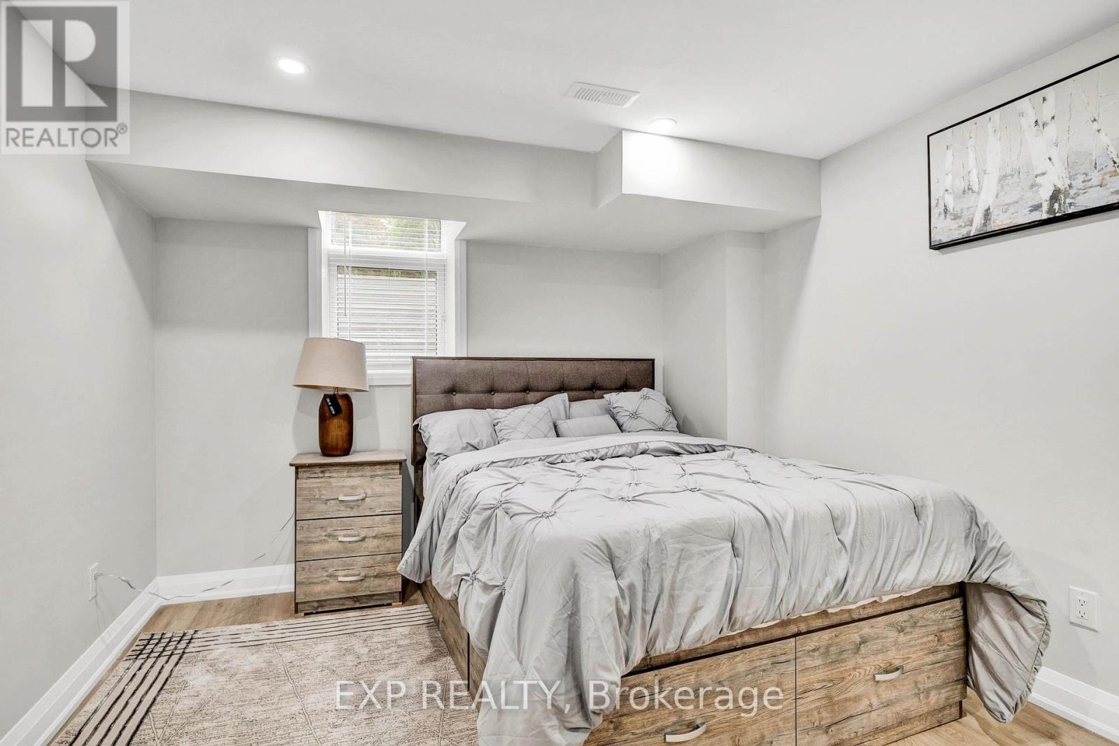 Unit B - 448 Dougall Avenue, Caledon, Ontario  L7C 4A6 - Photo 10 - W13718412