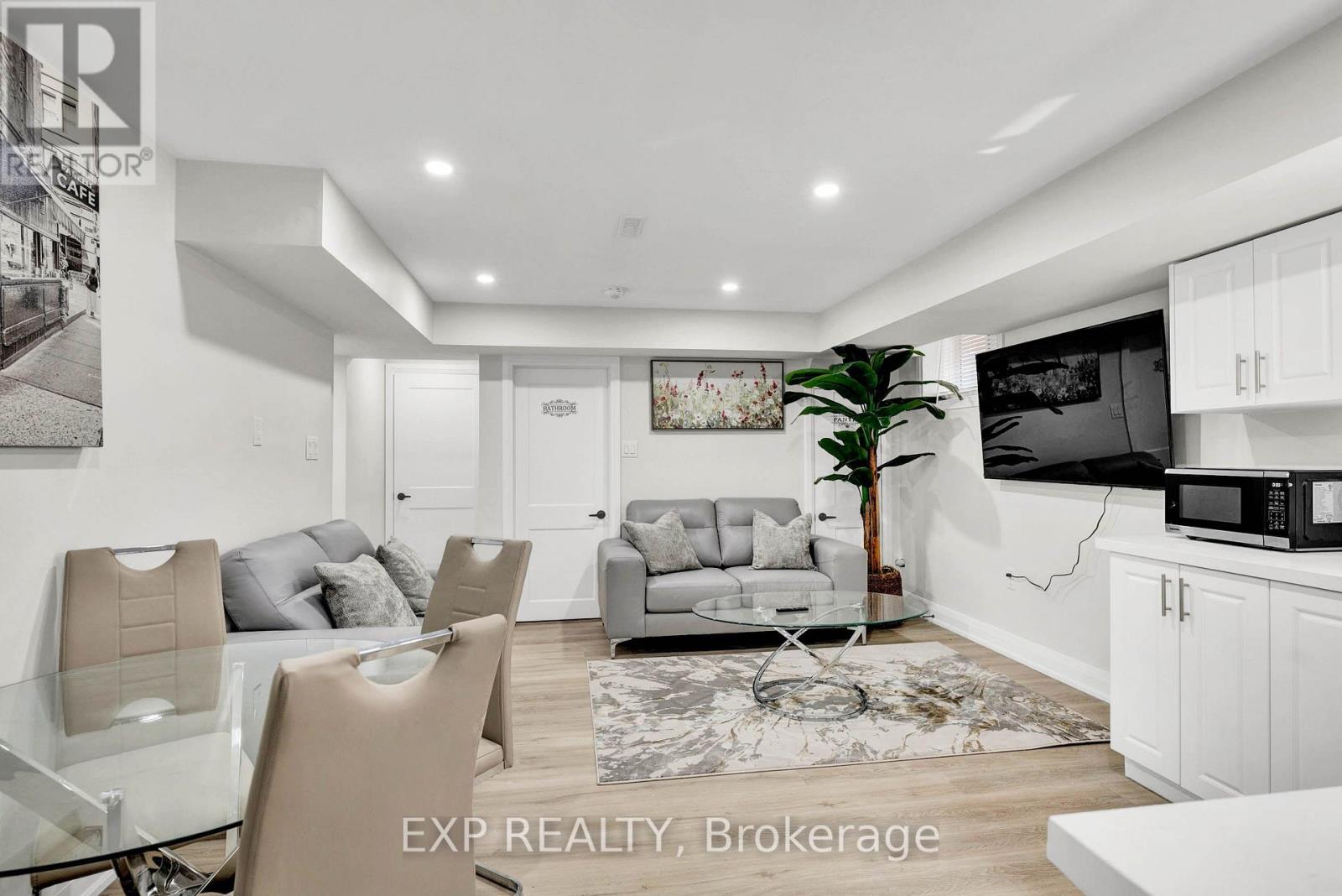 Unit B - 448 Dougall Avenue, Caledon, Ontario  L7C 4A6 - Photo 5 - W13718412