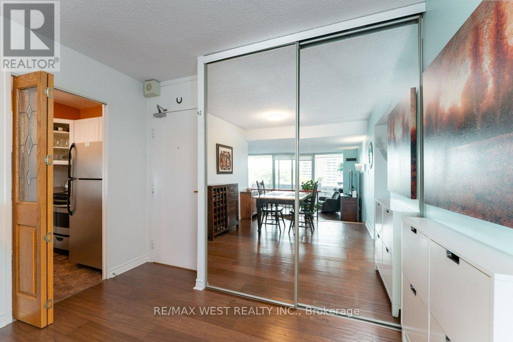 807 - 240 Scarlett Road, Toronto, Ontario  M6N 4X4 - Photo 11 - W13718434