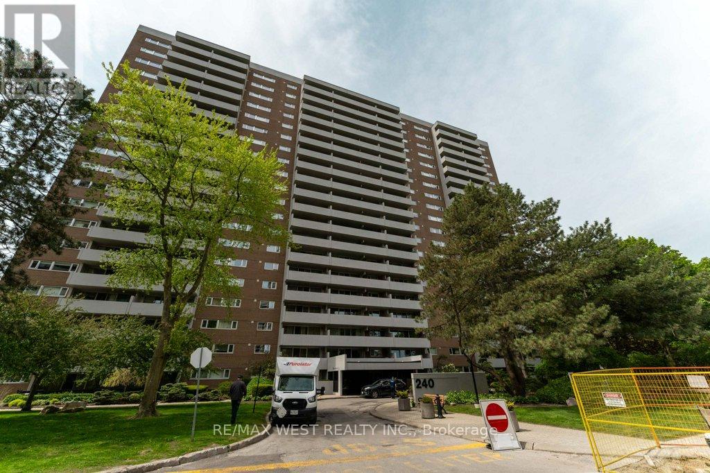 807 - 240 Scarlett Road, Toronto, Ontario  M6N 4X4 - Photo 2 - W13718434