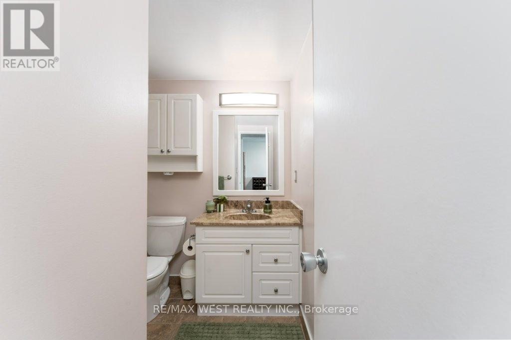 807 - 240 Scarlett Road, Toronto, Ontario  M6N 4X4 - Photo 21 - W13718434