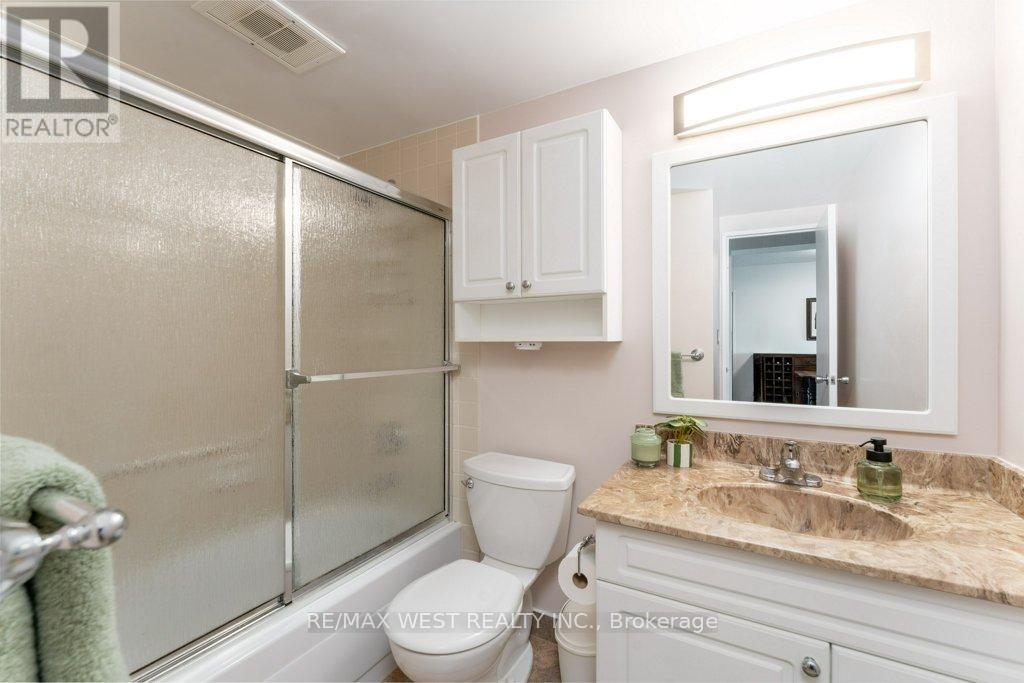 807 - 240 Scarlett Road, Toronto, Ontario  M6N 4X4 - Photo 22 - W13718434