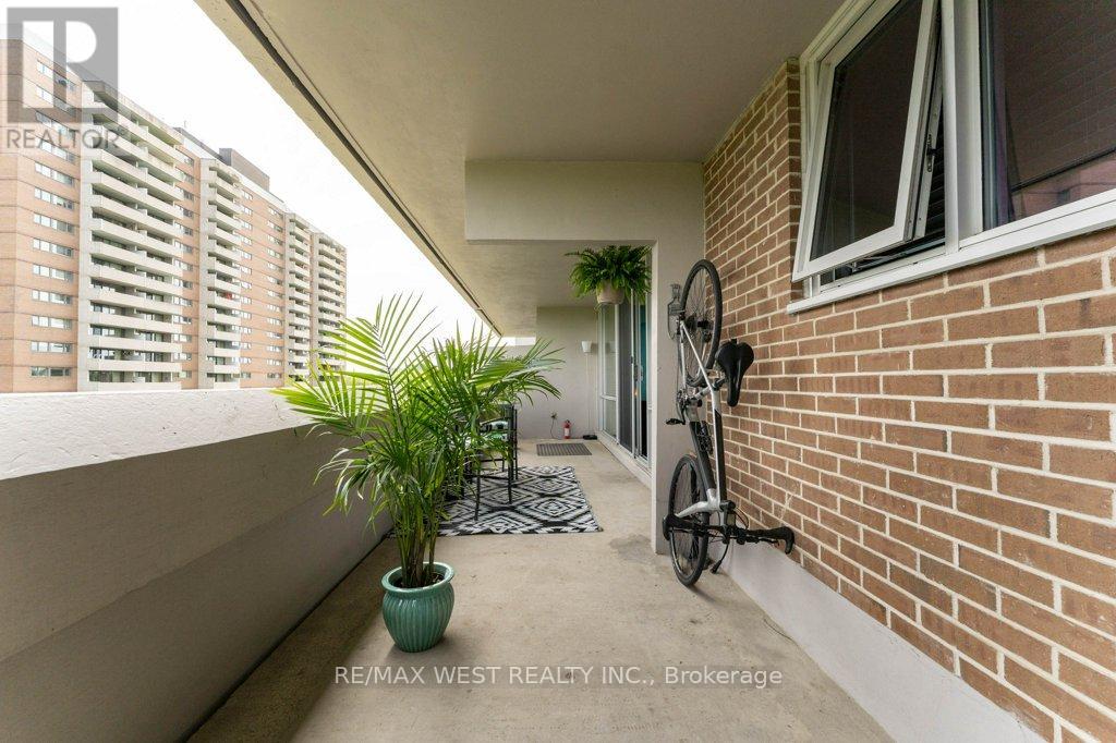 807 - 240 Scarlett Road, Toronto, Ontario  M6N 4X4 - Photo 29 - W13718434