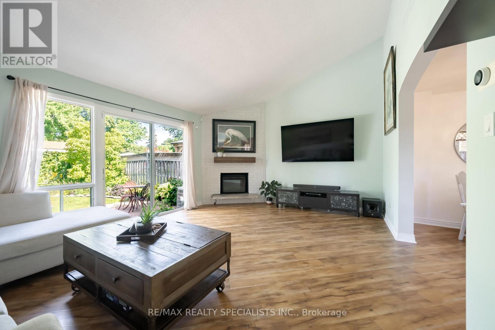 2431 Basswood Crescent, Mississauga, Ontario  L5L 1Y2 - Photo 5 - W13718436