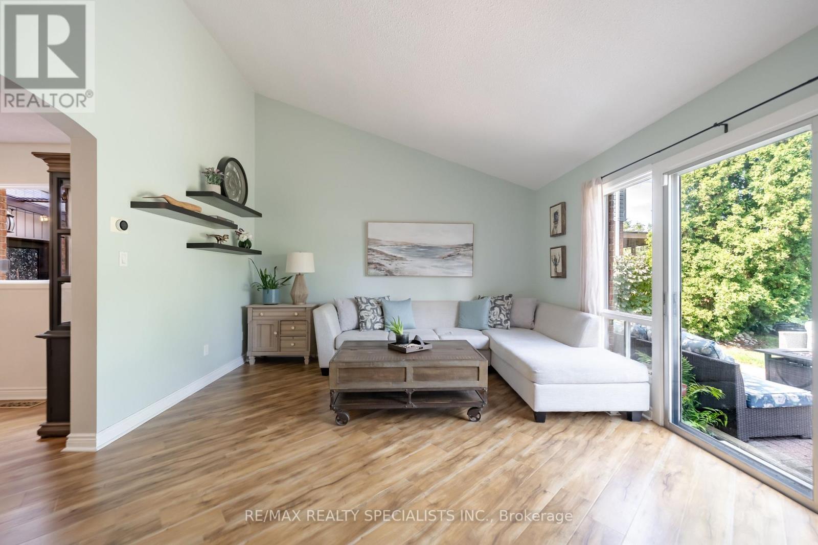 2431 Basswood Crescent, Mississauga, Ontario  L5L 1Y2 - Photo 6 - W13718436