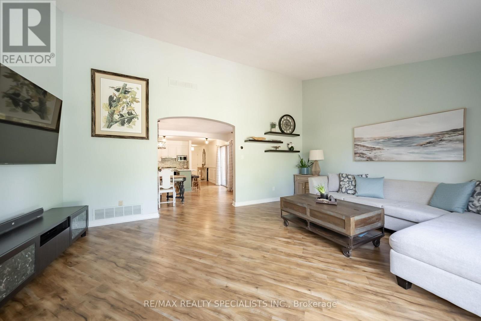2431 Basswood Crescent, Mississauga, Ontario  L5L 1Y2 - Photo 7 - W13718436