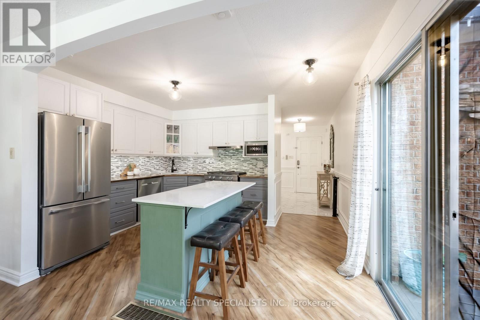 2431 Basswood Crescent, Mississauga, Ontario  L5L 1Y2 - Photo 8 - W13718436