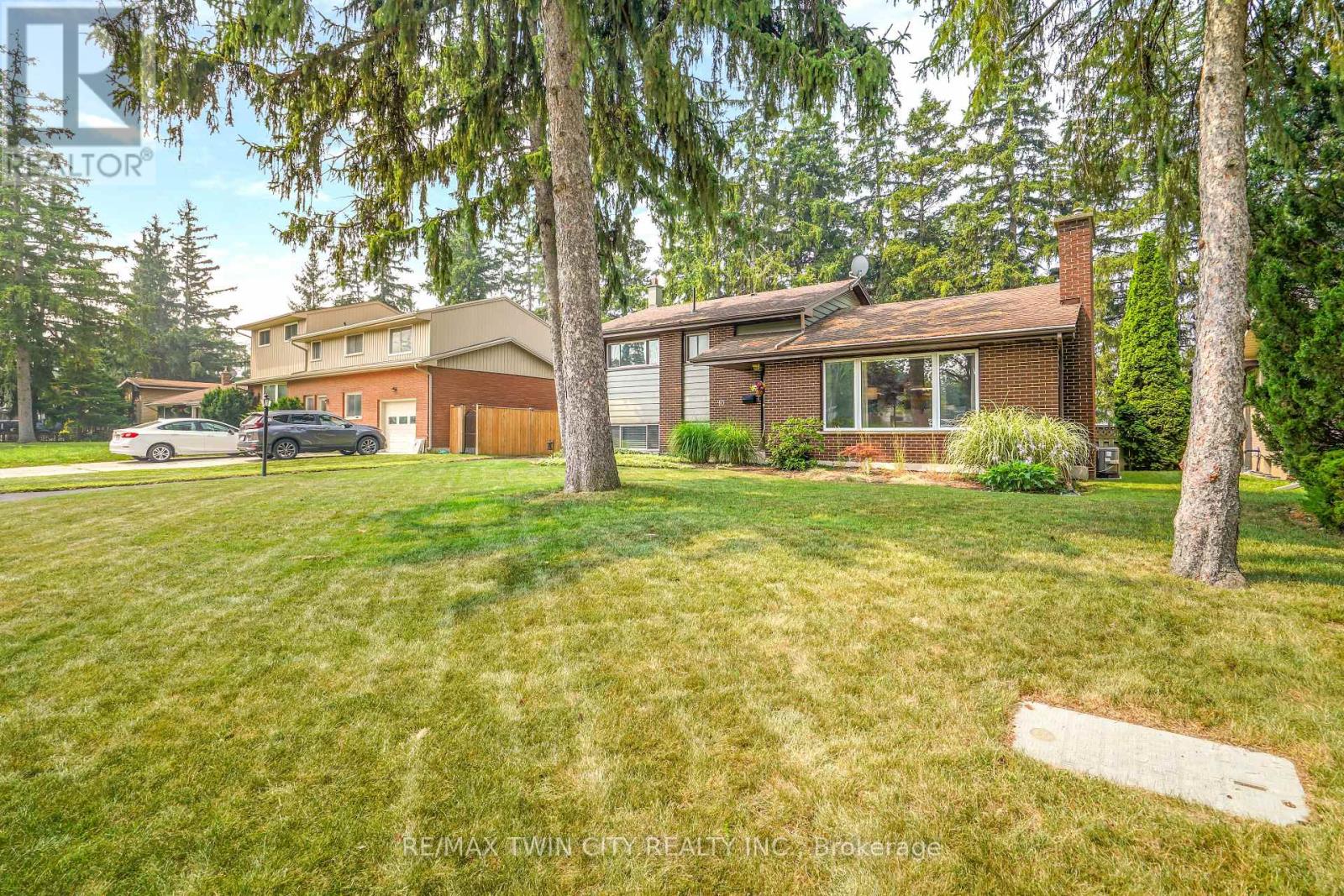 10 Brier Crescent, Brantford, Ontario  N3R 3M6 - Photo 3 - X13718334