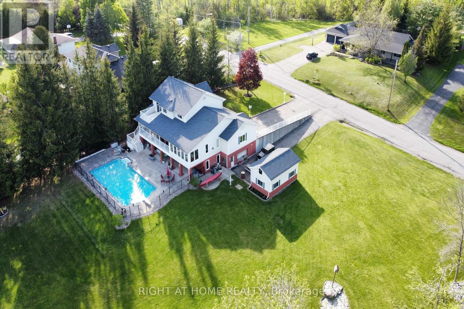599 MANIECE AVENUE, Peterborough, Ontario