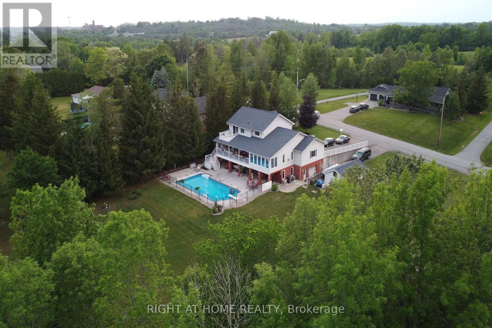 599 Maniece Avenue, Peterborough, Ontario  K9L 0C1 - Photo 45 - X13718342