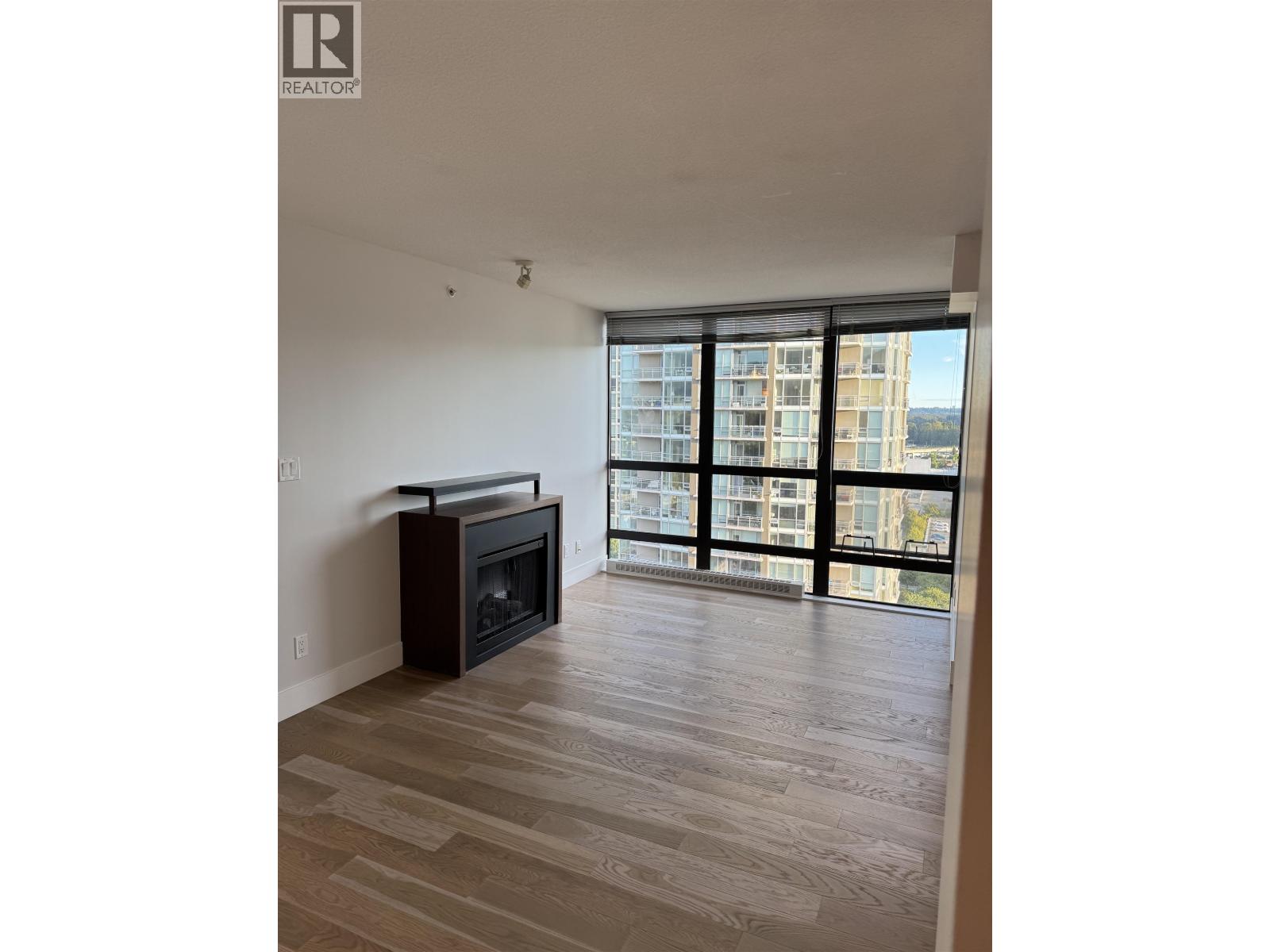 1804 2959 Glen Drive, Coquitlam, British Columbia  V3B 0B8 - Photo 2 - R3158877