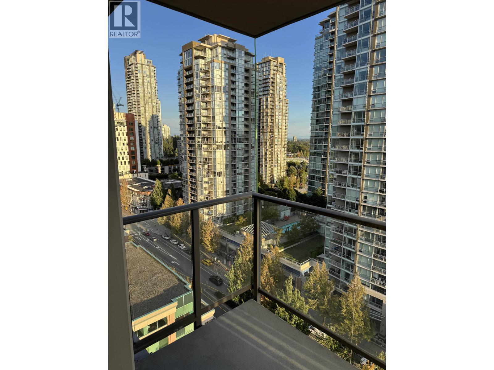 1804 2959 Glen Drive, Coquitlam, British Columbia  V3B 0B8 - Photo 10 - R3158877