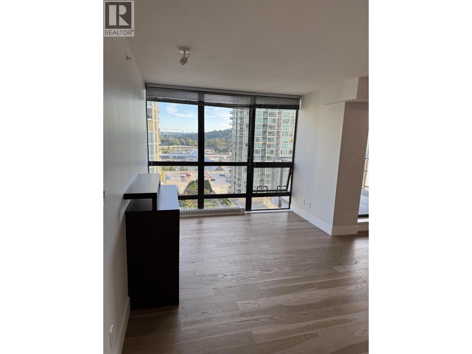 1804 2959 Glen Drive, Coquitlam, British Columbia  V3B 0B8 - Photo 3 - R3158877