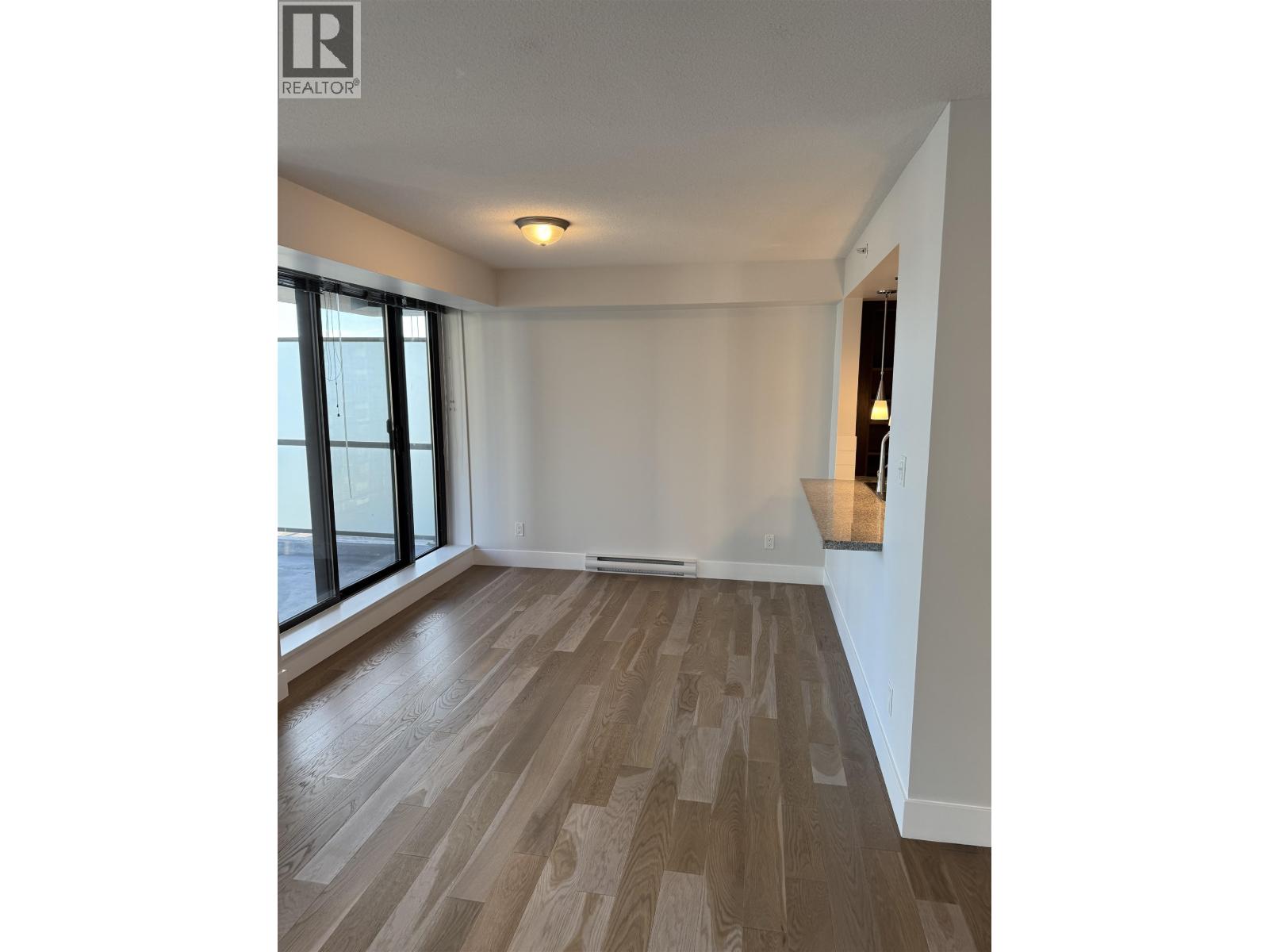1804 2959 Glen Drive, Coquitlam, British Columbia  V3B 0B8 - Photo 5 - R3158877