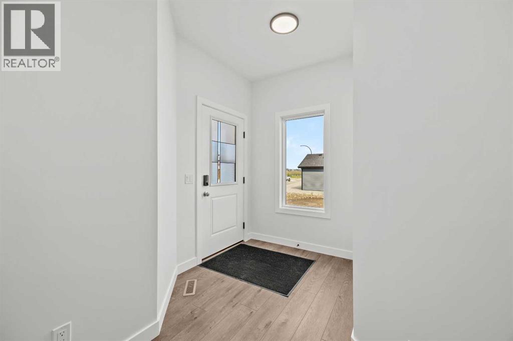 37 Sora Gardens Se, Calgary, Alberta  T3S 0V3 - Photo 3 - A2337563